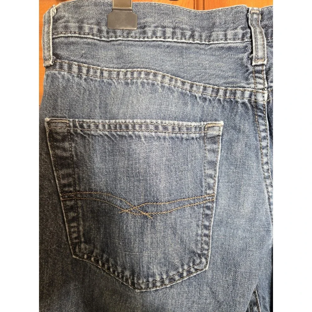 Levi Strauss Jeans Signature Series Taper 36x30 Lightly Distressed